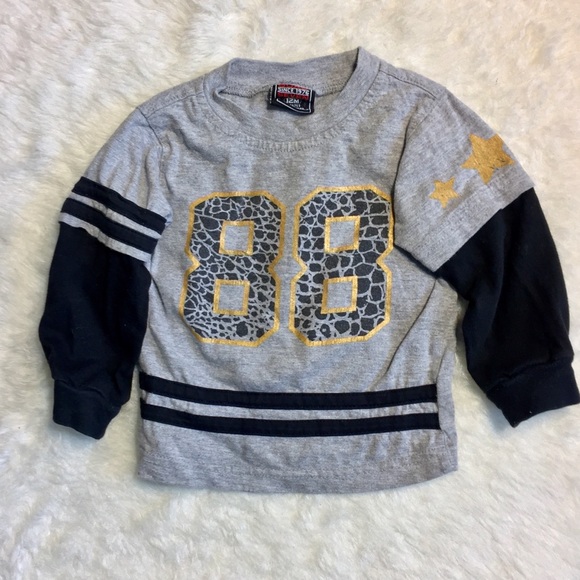 {3/$25} Bundle of two 12 month tee shirts - Picture 4 of 7